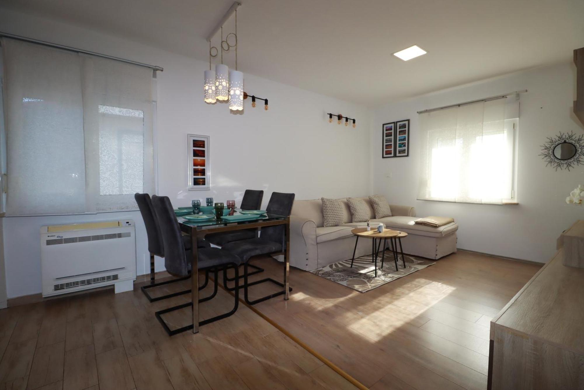 Maki I Mila Apartman Stinjan Pola Esterno foto