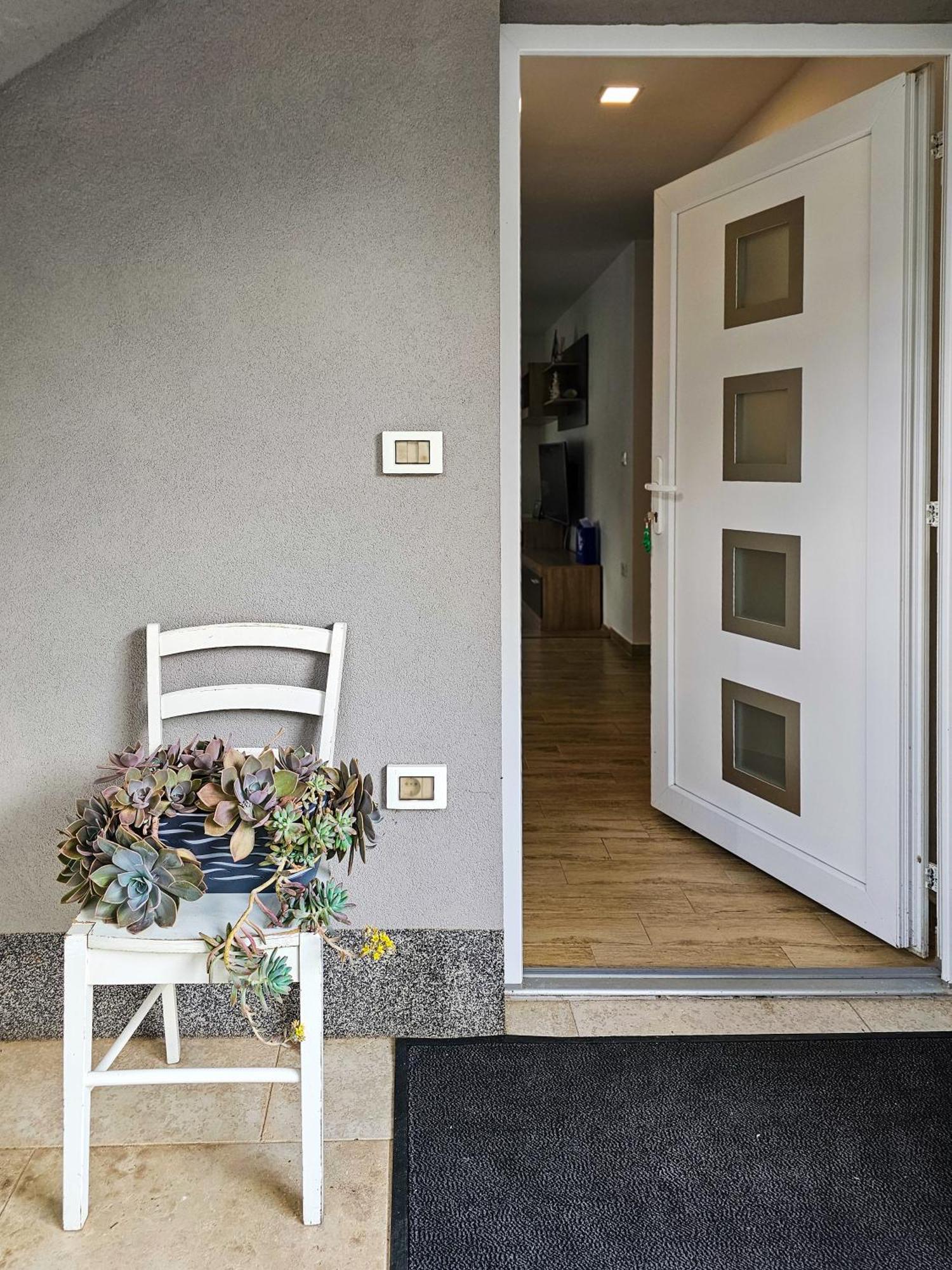 Maki I Mila Apartman Stinjan Pola Esterno foto